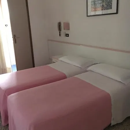 Rosy Hotel