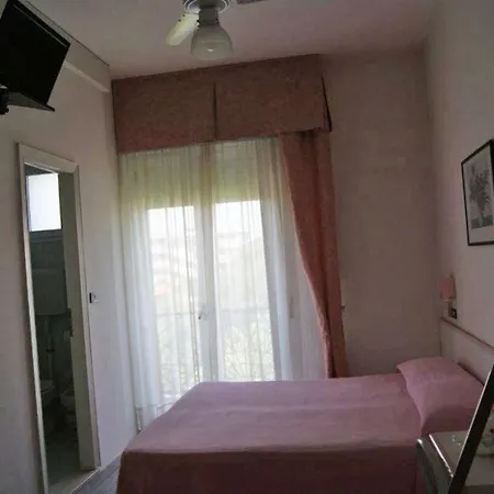 Rosy Hotel 3*