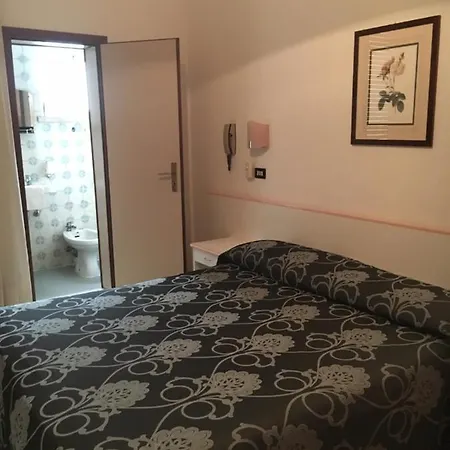 Rosy Hotel