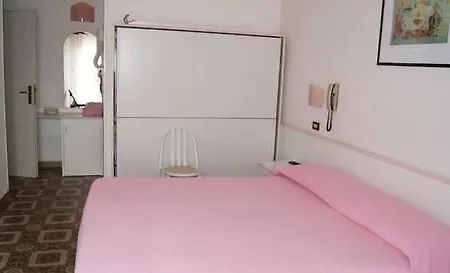 Отель Rosy 3*