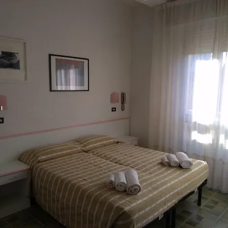 Rosy 3* Римини