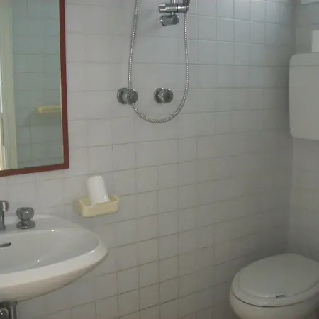 Rosy Hotel 3*