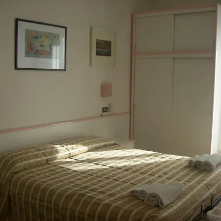 Rosy Hotel 3*