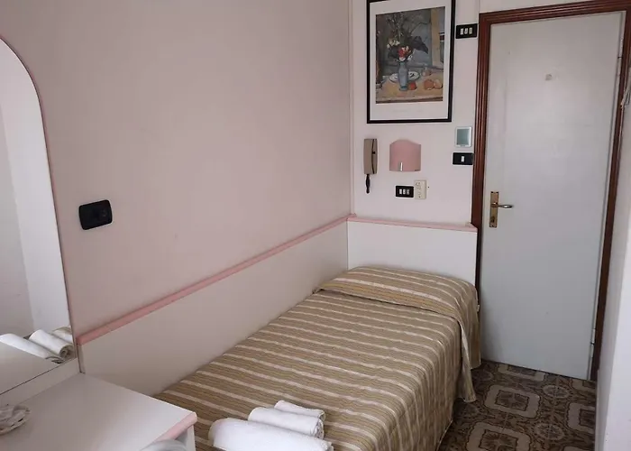 Rosy 3* Римини