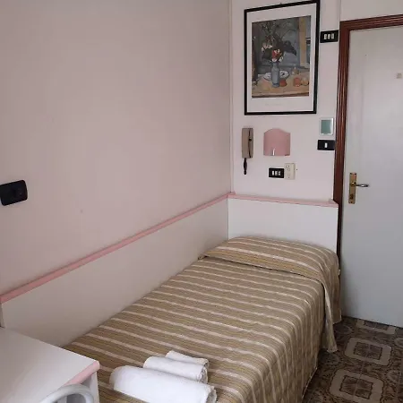 Rosy 3* ريميني