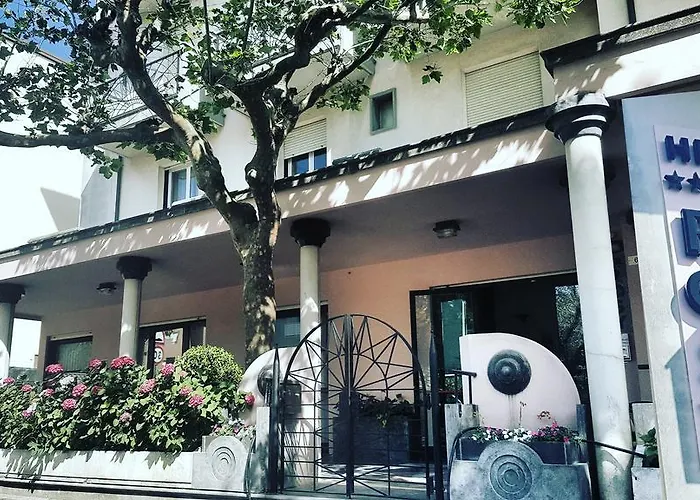 Rosy Hotel 3*