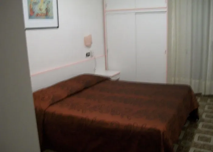 Rosy Hotel