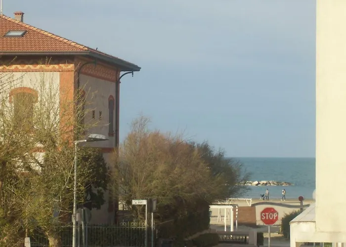 Rosy Hotel 3*